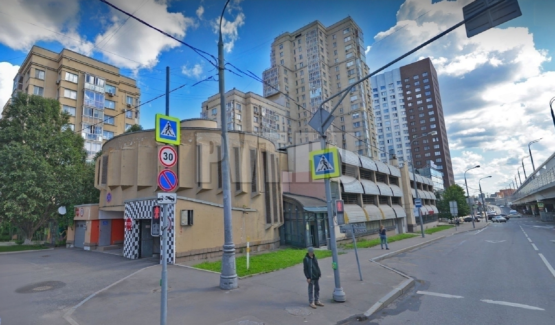 Фото входа с другой стороны.png